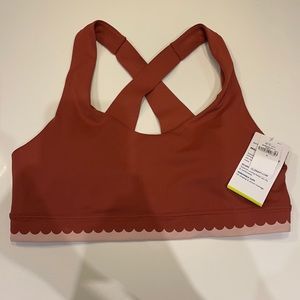 Old Navy Powersoft scalloped edge sports bra